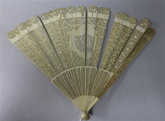 A late 18th century Chinese export ivory brisé fan